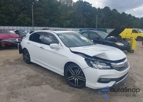 2017 Honda Accord Touring V6 z USA, uszkodzony, nr VIN 1HGCR3F98HA023673